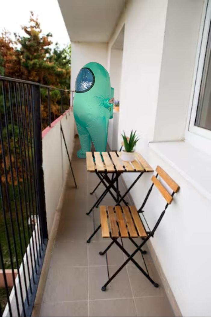 New Colorful Apartment With Big Balcony Братислава Экстерьер фото